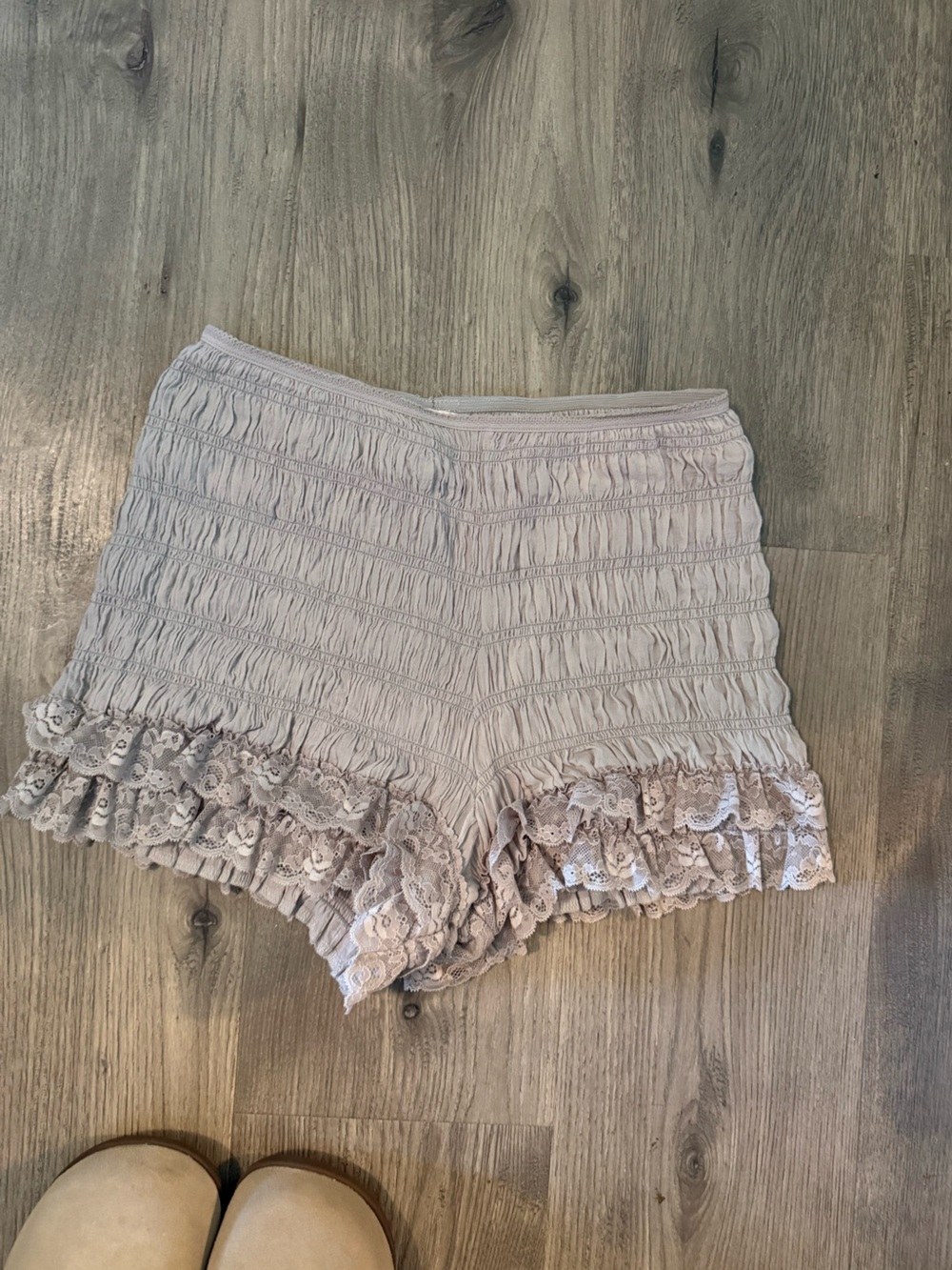Lace-Trim Smocked Lounge Shorts in Light Mauve